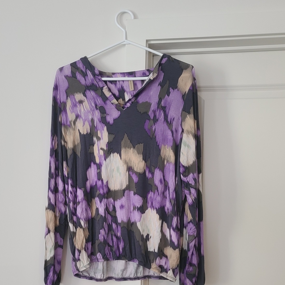 Elegant Women's Floral Blouse in Purple and Cream